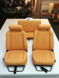 Réalisation d'une sellerie 104 ZS phase 1 en simili cuir et rénovation des mousses RC Sellerie