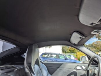 Remplacement du tissu de ciel de toit Porsche Cayman S par RC Sellerie RC Sellerie