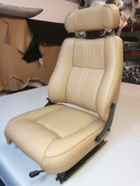 Réalisation en cuir des sièges avant d'une Alfa Romeo GTV6 - RC Sellerie RC Sellerie