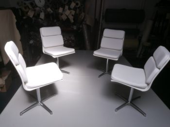 Garnissage de chaises en simili-cuir  par RC Sellerie RC Sellerie