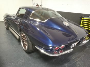 Fin du chantier de rénovation de la sellerie d'une Corvette C2 Restomod de 1963 par RC Sellerie RC Sellerie