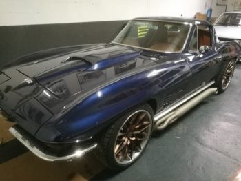 Réalisation de l'intégralité de la sellerie intérieure d'une Corvette C2 par RC Sellerie RC Sellerie