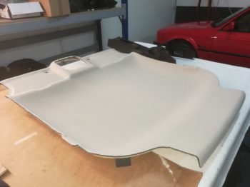 Remplacement du tissu de ciel de toit d'un Coupé XK8 par RC Sellerie RC Sellerie
