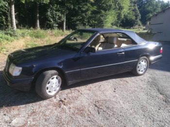 Remplacement de la capote en Alpaga et du ciel de toit d'un Cabriolet Mercedes R124 par RC Sellerie RC Sellerie