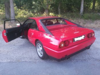 Nettoyage et hydratation des cuirs d'une ferrari Mondial T par RC Sellerie RC Sellerie