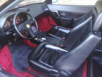 Nettoyage et hydratation des cuirs d'une ferrari Mondial T par RC Sellerie RC Sellerie