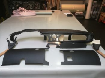 Rénovation de la planche de bord d'une Aston Martin DB5 par RC Sellerie RC Sellerie