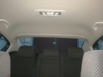 Remplacement du tissu du ciel de toit d'une VW Passat B6 par RC Sellerie à Gambais RC Sellerie