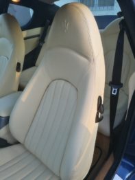 Rénovation du siège conducteur en cuir d'un Coupé Maserati GT 4200 par l'Atelier RC Sellerie RC Sellerie