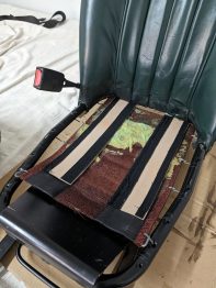 Réparation de la suspension d'assise d'une Morgan par RC Sellerie RC Sellerie