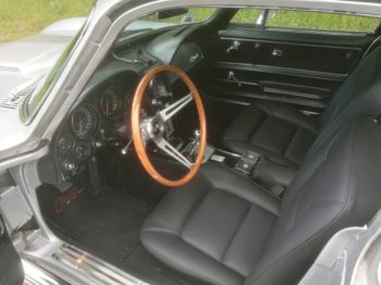 Réalisation d'une sellerie en cuir d'une Corvette C2 par RC Sellerie RC Sellerie