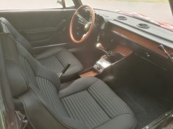 Rénovation complète d'un intérieur cuir sur un Coupé 2000 Bertone Alfa Romeo par RC Sellerie à Gambais RC Sellerie