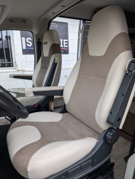 Réalisation de coiffes neuves pour ces sièges avant de FIAT Ducato Camper RC Sellerie