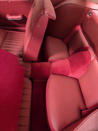 Réalisation des sièges en cuir de cette Jaguar XK 150 FHC par RC Sellerie RC Sellerie