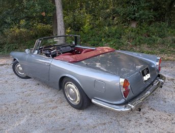 Rénovation de la sellerie cuir de cette Lancia Flaminia par RC Sellerie RC Sellerie