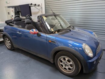 Remplacement de la capote en Alpaga sur Mini R52 par RC Sellerie RC Sellerie