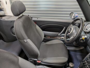 Sièges avant rénovés sur Mini R52 chez RC Sellerie RC Sellerie