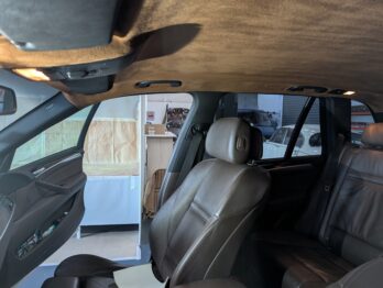Remplacement ciel de toit typé Alcantara sur un BMW X5 E70 par RC Sellerie RC Sellerie