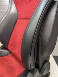 Remplacement du bandeau latéral gauche en cuir du dossier conducteur usé par frottement RC Sellerie