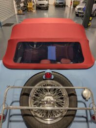 Confection sur mesure d'une capote en Alpaga Bordeaux pour une Morgane Plus 4 par RC Sellerie RC Sellerie