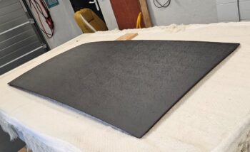 Encollage de la toile du toit d'une Peugeot 201 par RC Sellerie RC Sellerie