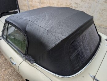 Remplacement d'une capote en vinyle sur Austin Healey 1966 par RC Sellerie RC Sellerie