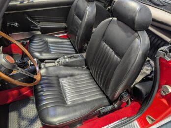 Rénovation des mousses et coiffes de sièges en vinyle d'un Spyder FIAT 124 par RC Sellerie RC Sellerie