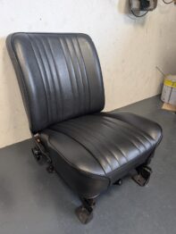 Rénovation de la mousse d'assise et remplacement du simili-cuir d'assise sur Ford Escort MK1 RC Sellerie