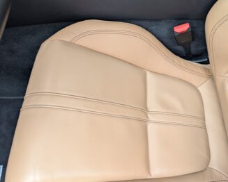 Remplacement du bandeau latéral droit de l'assise conducteur sur Jaguar F Type par RC Sellerie RC Sellerie