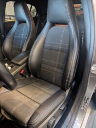 Remplacement du simili-cuir du bandeau d'assise gauche pour un siège conducteur de Mercedes GLA par RC Sellerie RC Sellerie