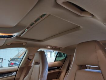 Remplacement du tissu de ciel de toit avec toit ouvrant sur Porsche Panamera par RC Sellerie RC Sellerie